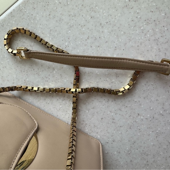Salvatore Ferragamo Thalia Bag in Macadamia color - Picture 8 of 11